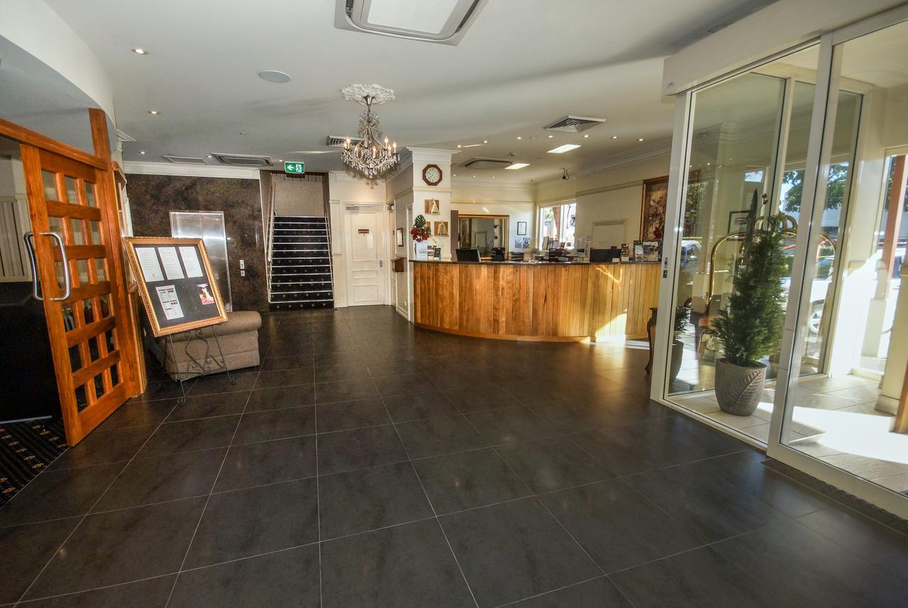 Isa Hotel 마운트아이자 외부 사진